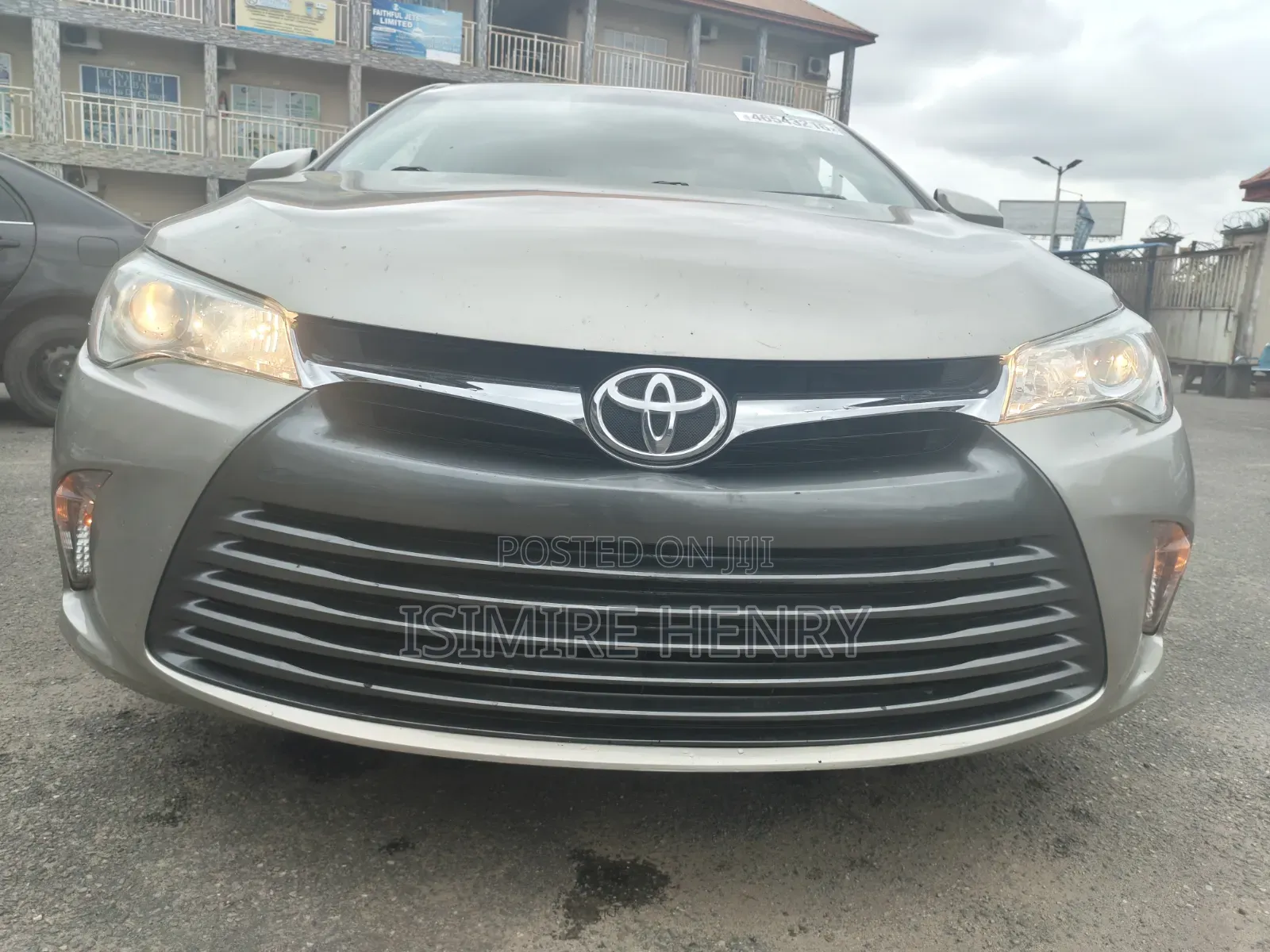 Toyota Camry 2016 Gold