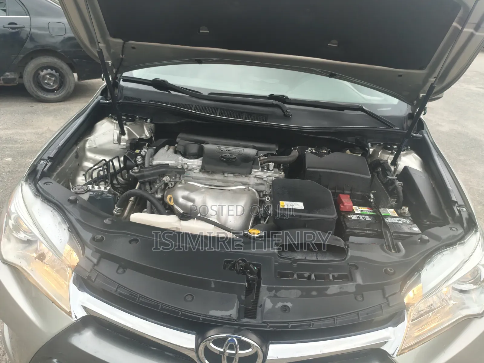 Toyota Camry 2016 Gold