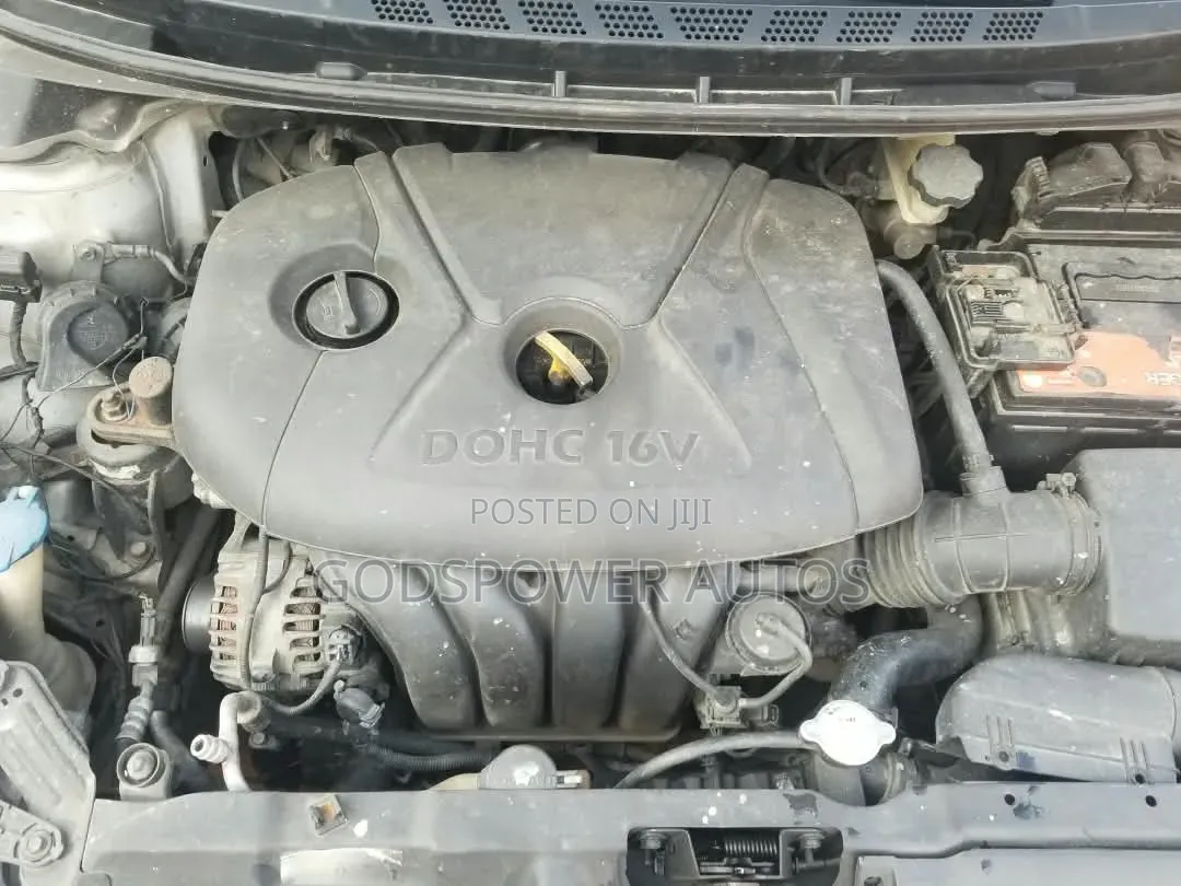Hyundai Elantra GLS Sedan FWD (1.8L 4cyl 6A) 2013 Silver