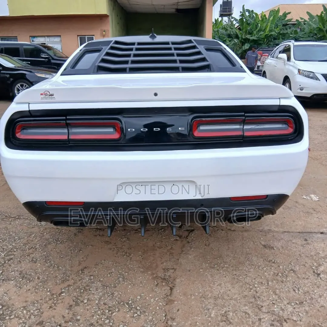 Dodge Challenger 2017 White