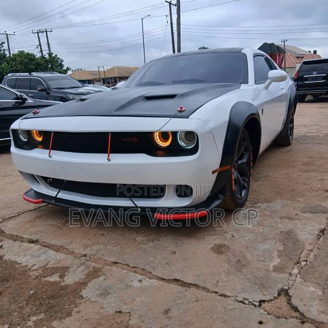 Dodge Challenger 2017 White