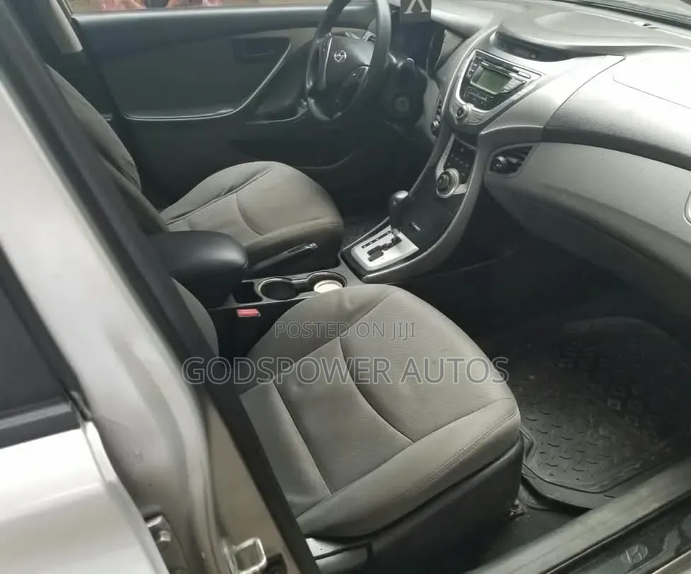 Hyundai Elantra GLS Sedan FWD (1.8L 4cyl 6A) 2013 Silver