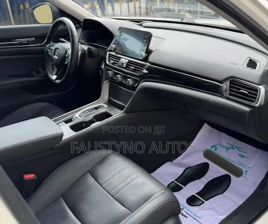 Honda Accord Sport (2.0L 4cyl Turbo 6M) 2019 White