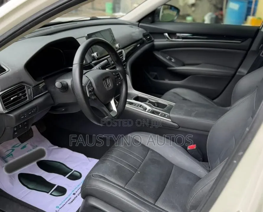 Honda Accord Sport (2.0L 4cyl Turbo 6M) 2019 White