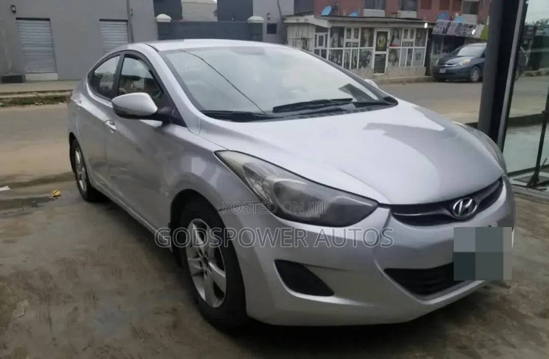 Hyundai Elantra GLS Sedan FWD (1.8L 4cyl 6A) 2013 Silver