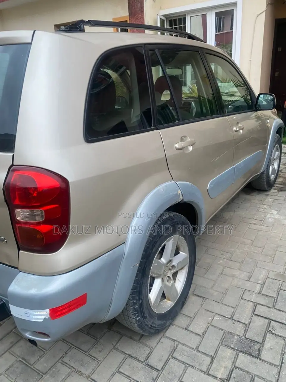 Toyota RAV4 2005 Gold