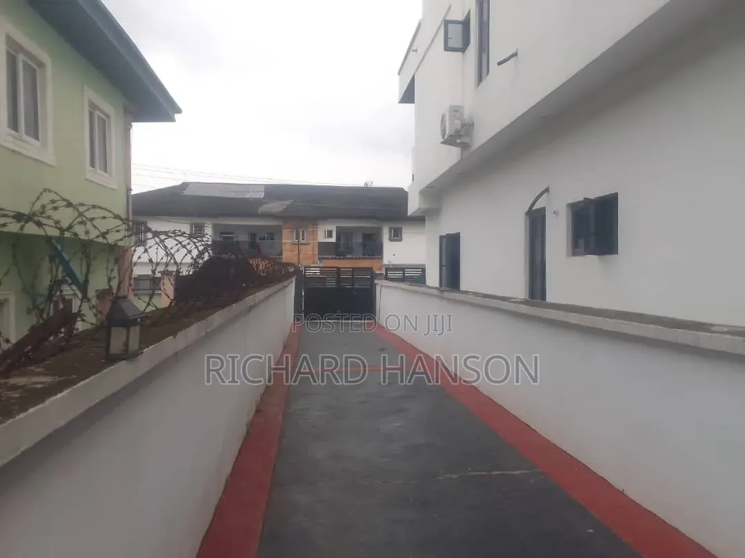 4bdrm Duplex in Non Flooded, Thomas Estate for sale