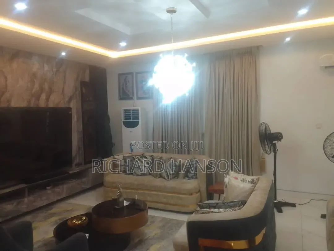 4bdrm Duplex in Non Flooded, Thomas Estate for sale