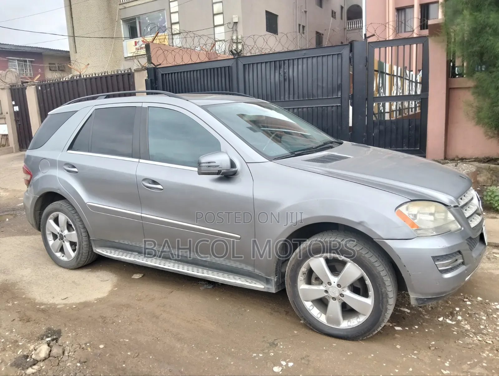 Mercedes-Benz M Class 2011 Blue