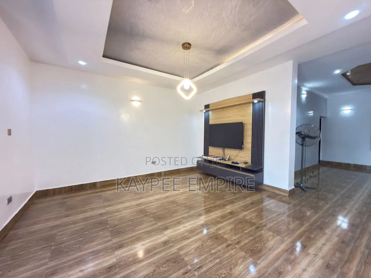 3bdrm Block of Flats in Wuye for rent