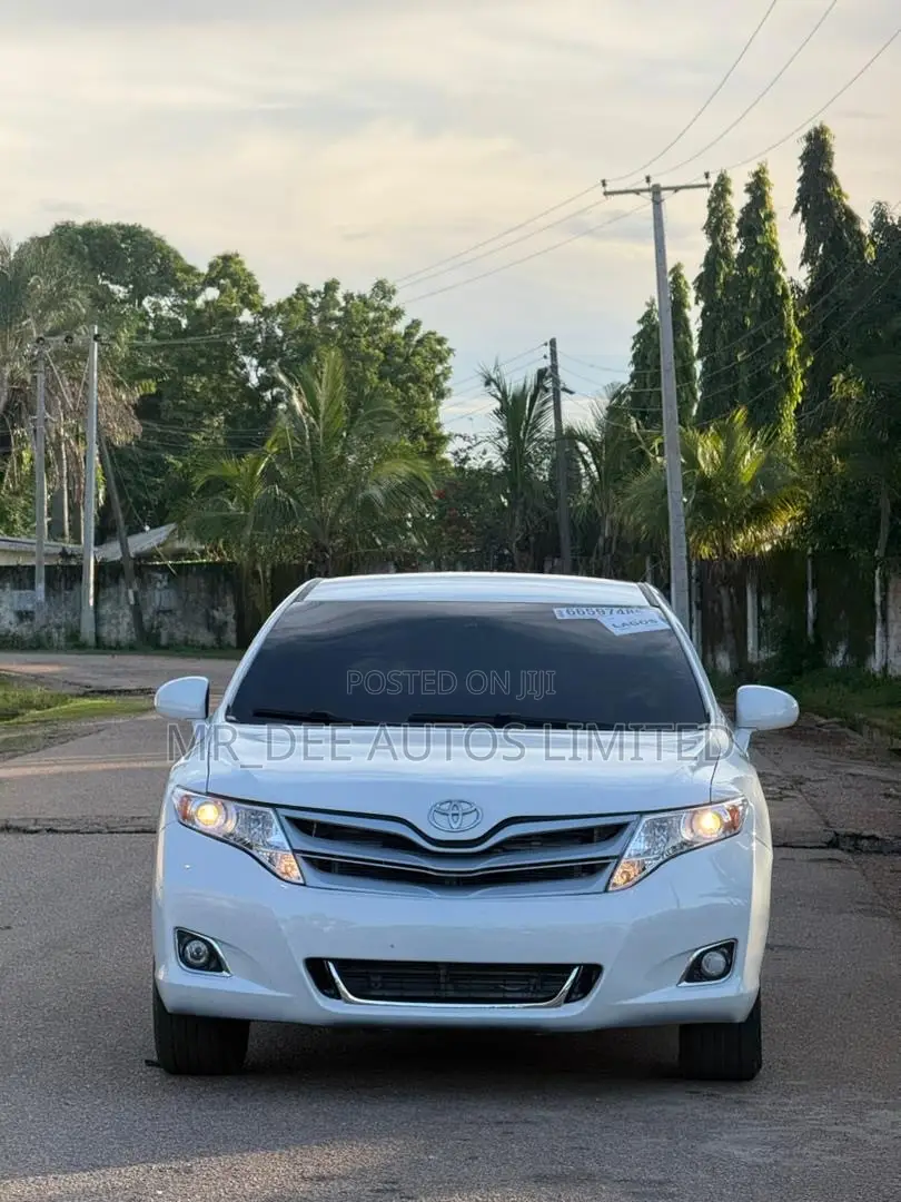 Toyota Venza 2010 White
