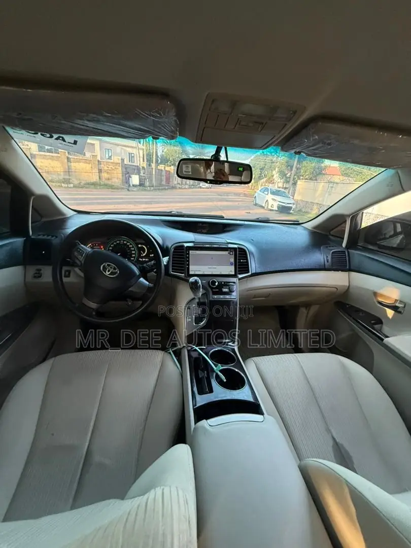 Toyota Venza 2010 White