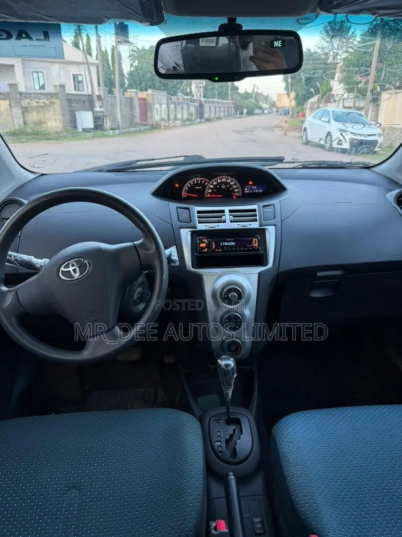 Toyota Yaris 2007 Red