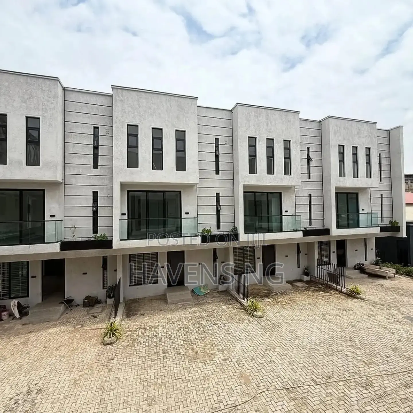 4bdrm Duplex in Ikate for sale