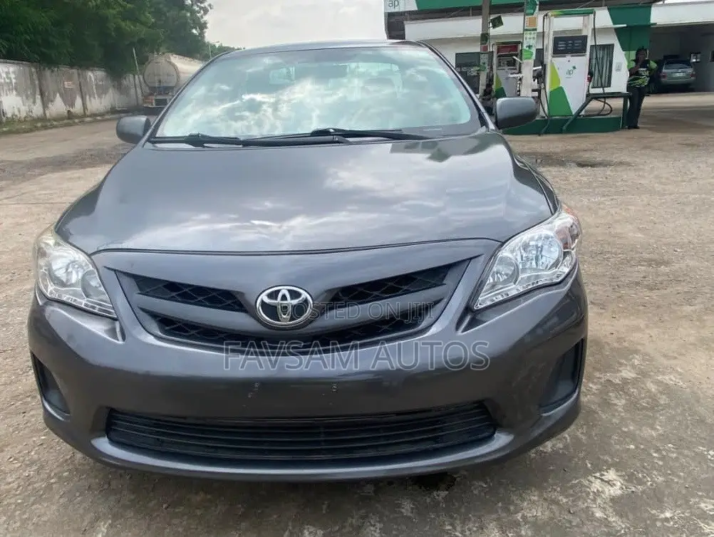 Toyota Corolla 2012 Gray