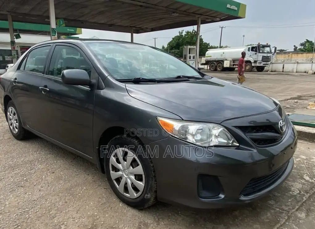 Toyota Corolla 2012 Gray
