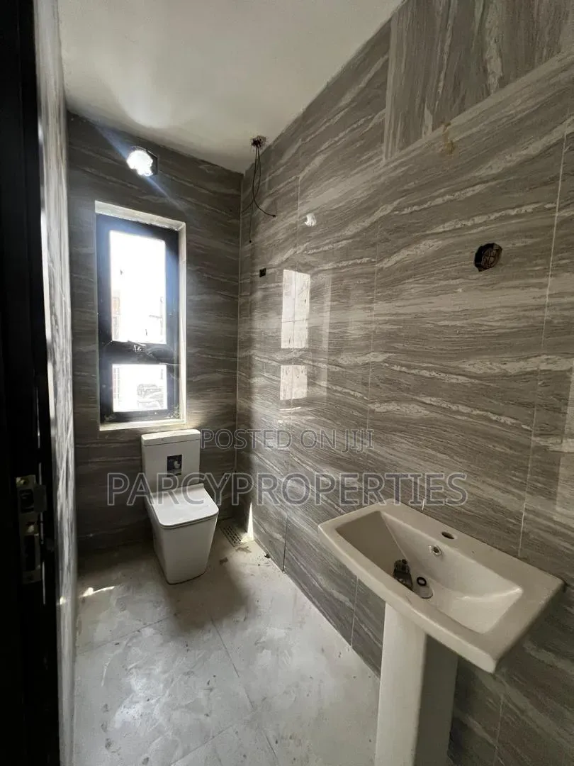 4bdrm Duplex in Coopeast Estate, Lekki Phase 1 for rent