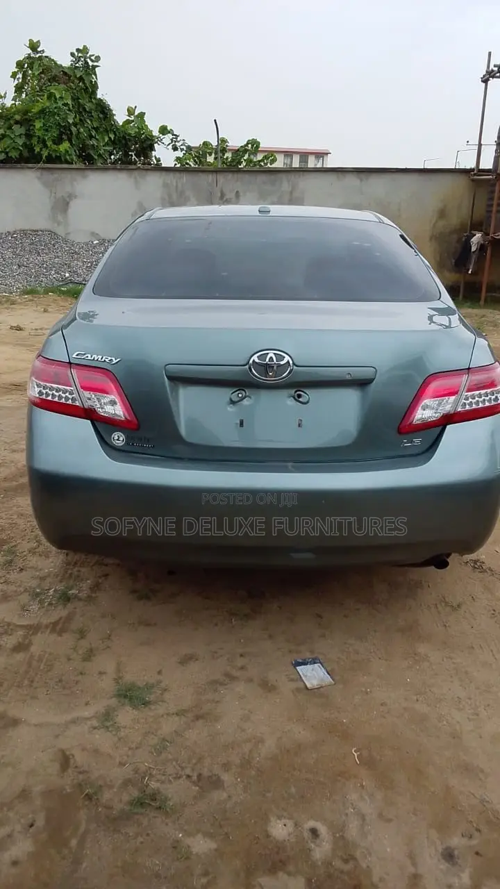 Toyota Camry 2011 Blue