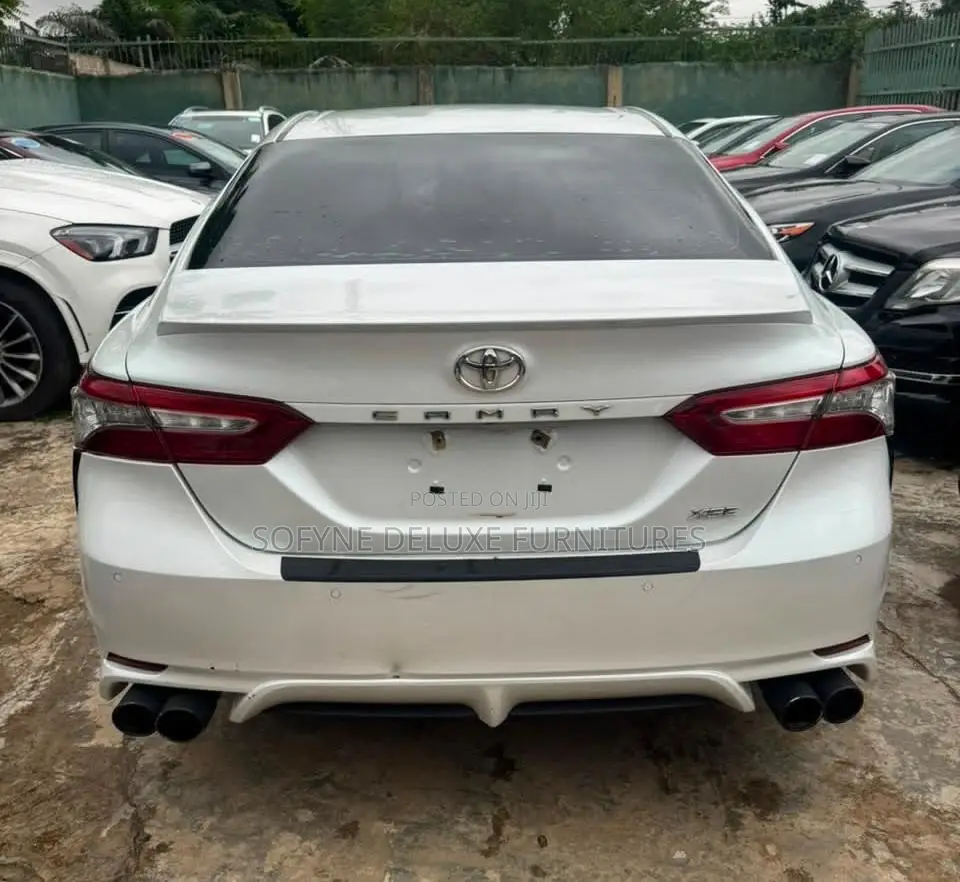 Toyota Camry 2018 White