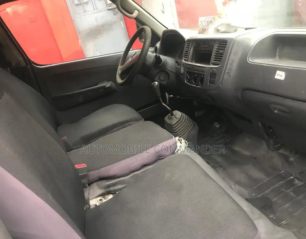 Nissan Caravan (Urvan) 2006 White