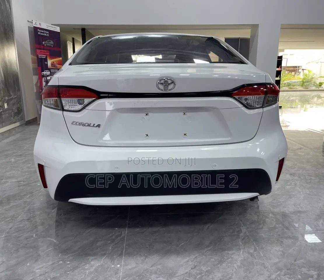 Toyota Corolla 2022 White