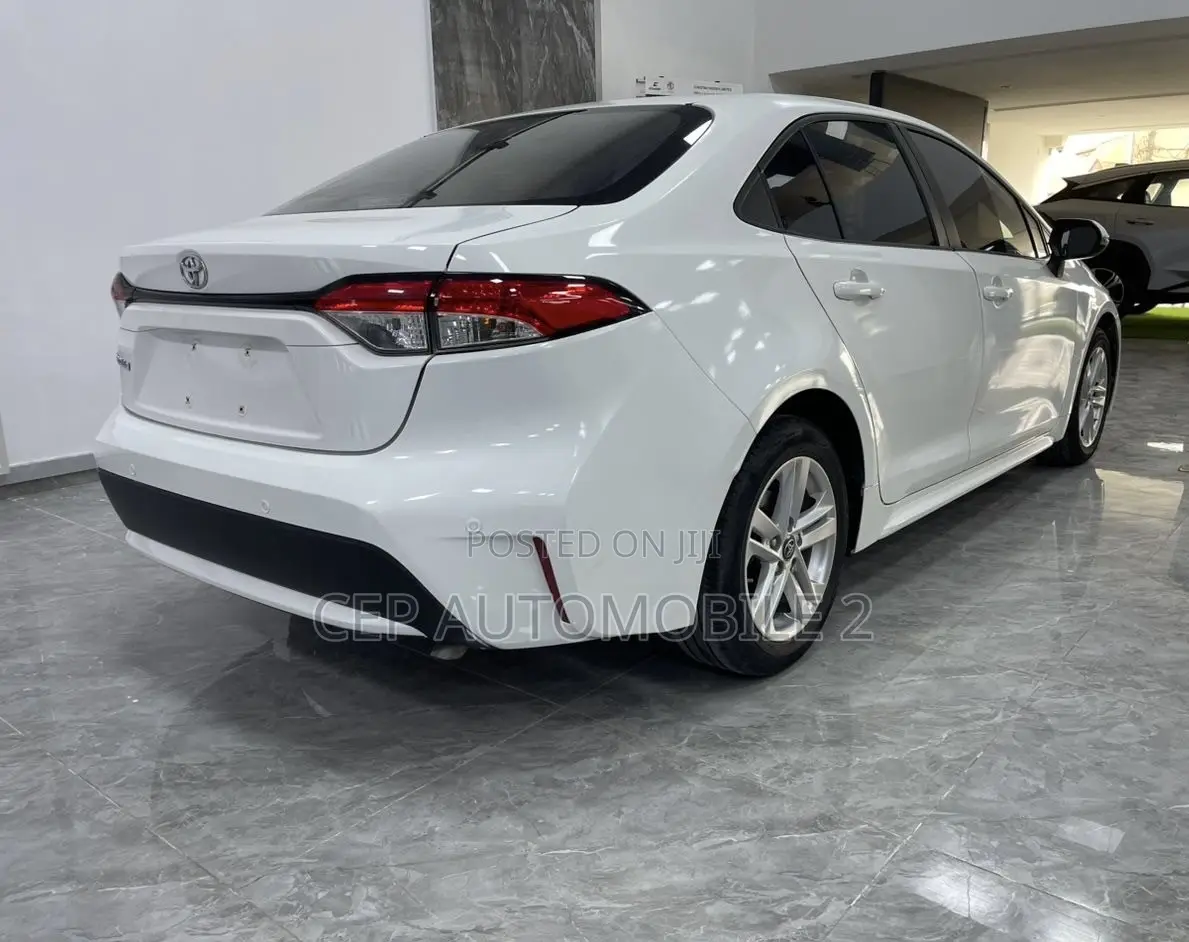 Toyota Corolla 2022 White
