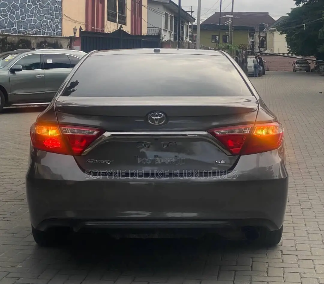 Toyota Camry 2016 Gray