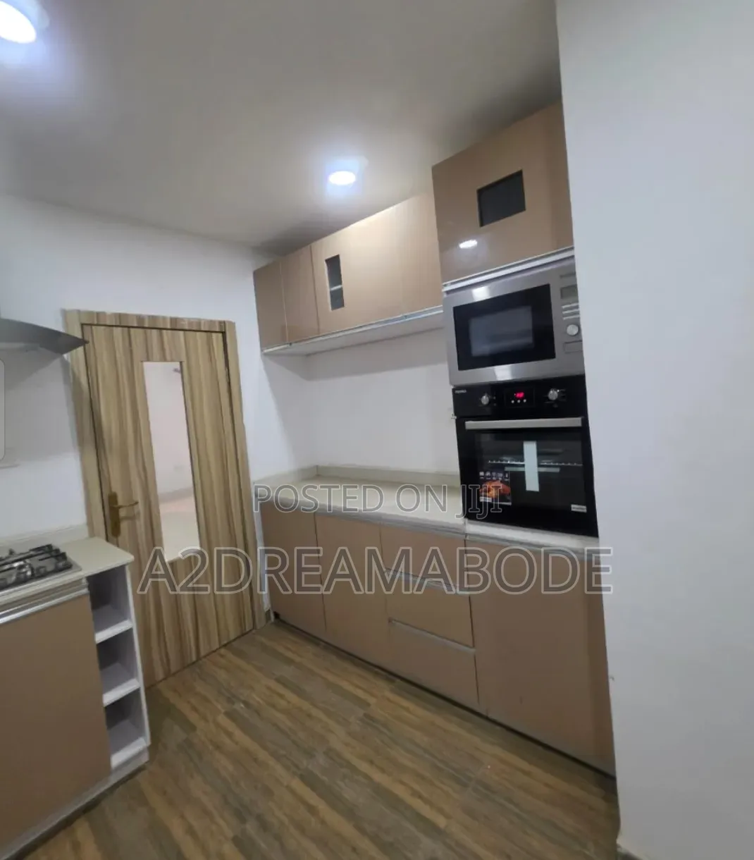 3bdrm Apartment in Ikeja, Mobolaji Bank Anthony Way for rent
