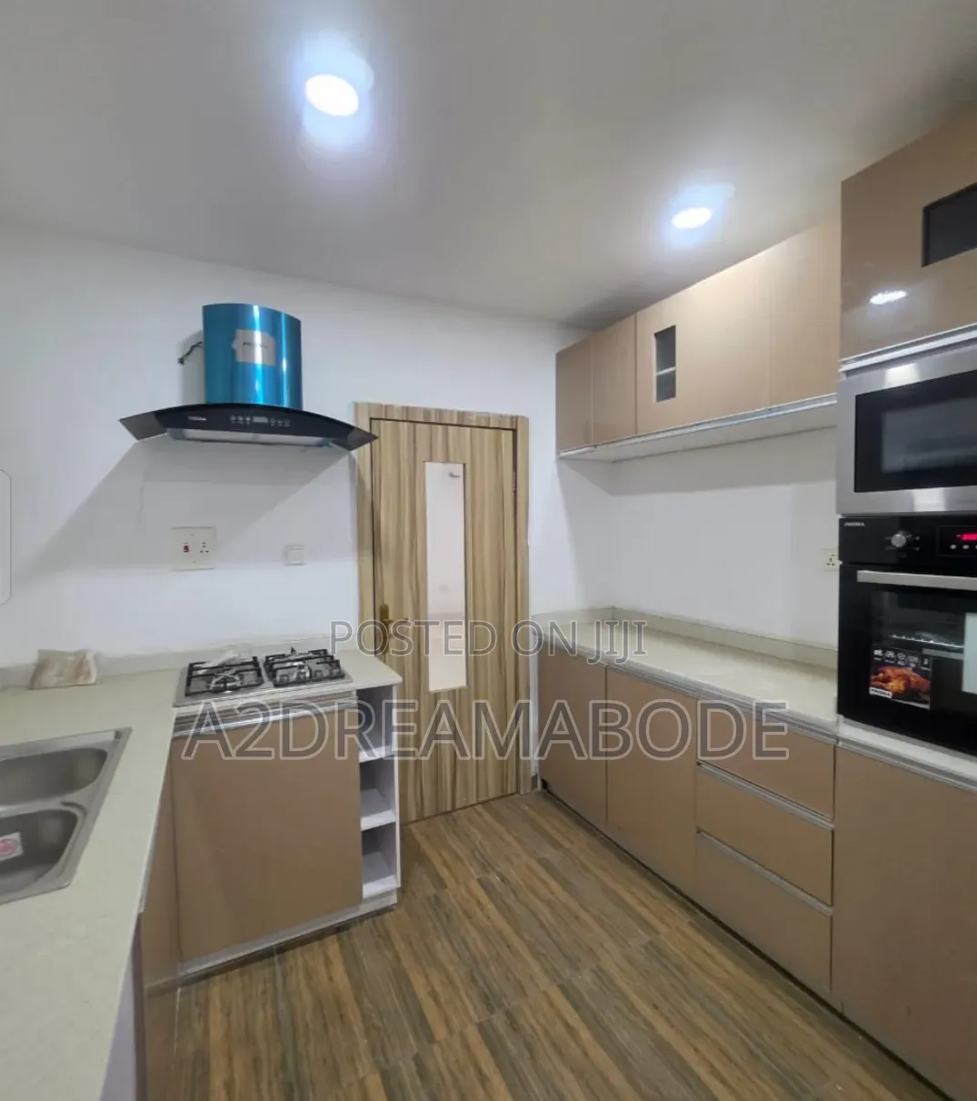 3bdrm Apartment in Ikeja, Mobolaji Bank Anthony Way for rent
