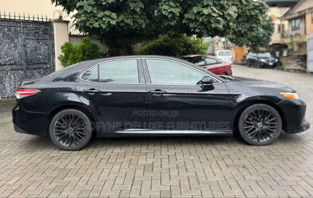 Toyota Camry 2018 Black
