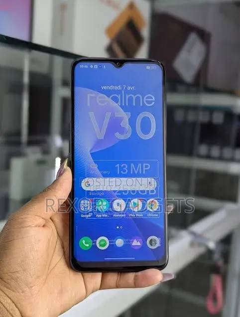 New Realme V30 128 GB Black