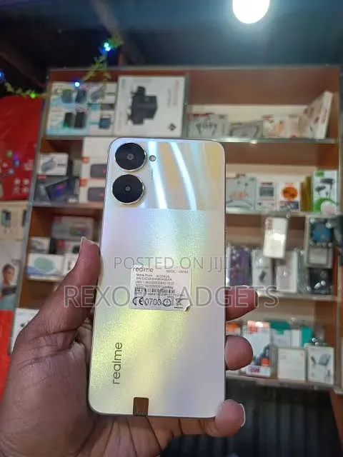 New Realme V30 128 GB Black