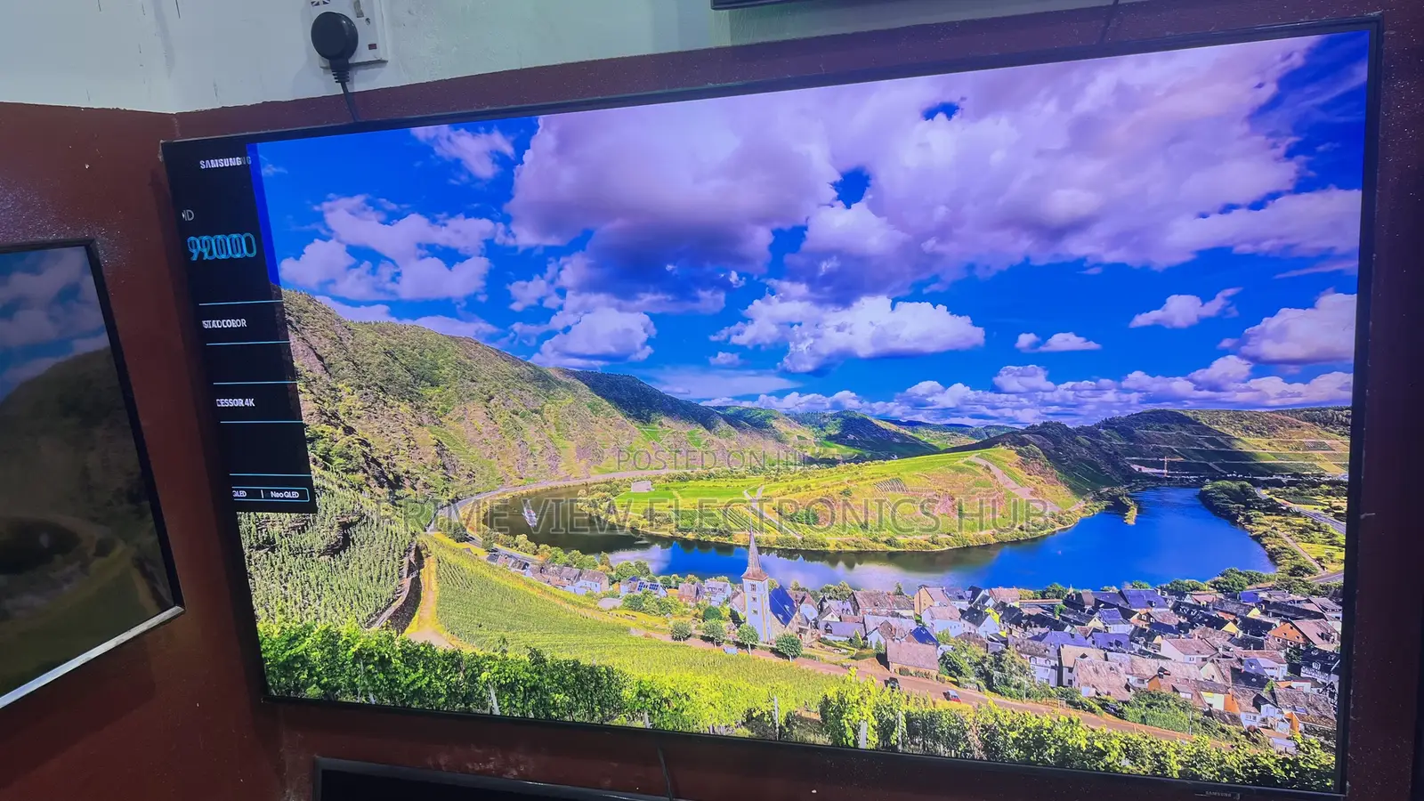 Samsung 55AU9000 55-Inch Crystal UHD 4K Smart TV