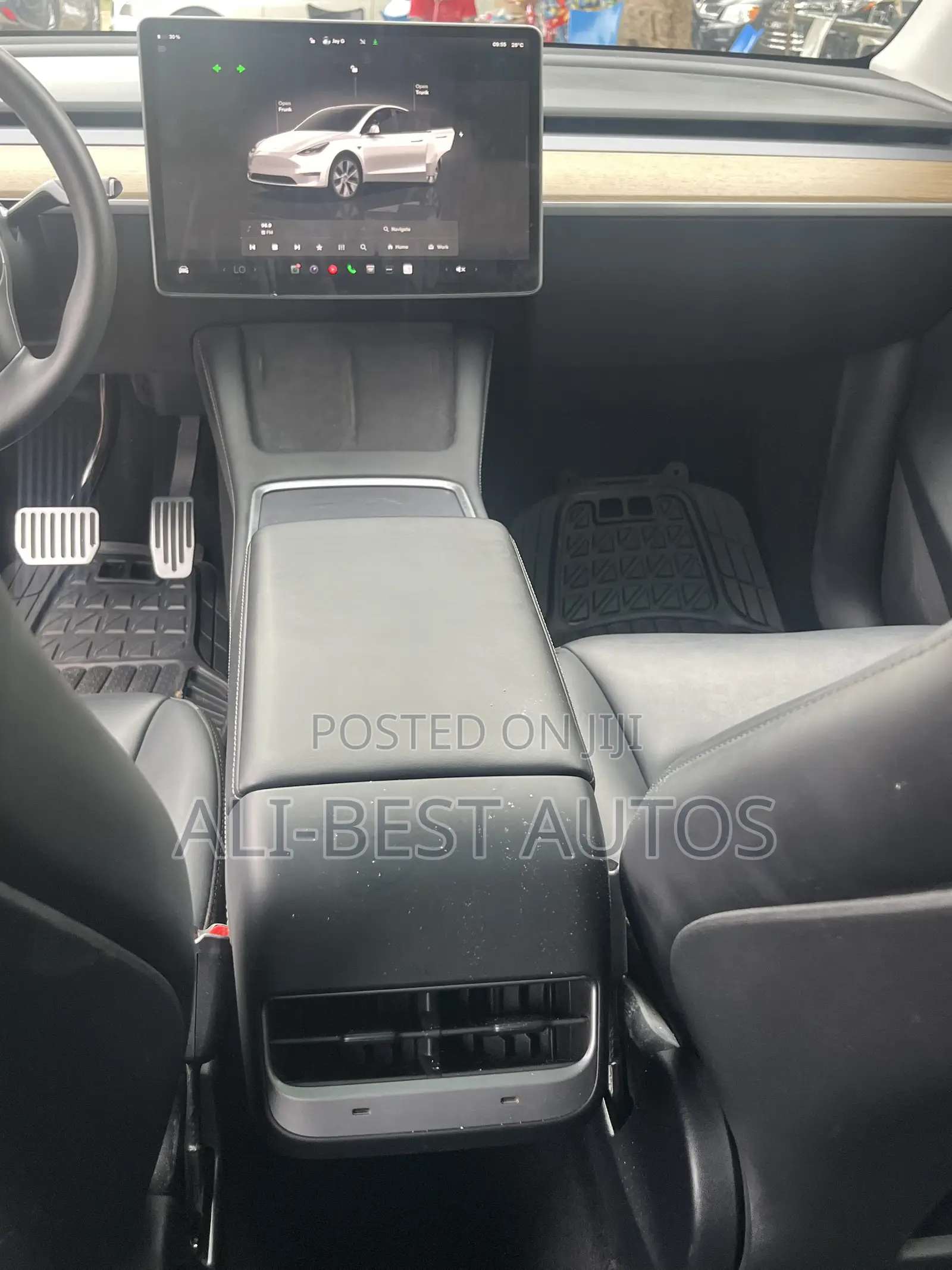 Tesla Model Y 2023 White