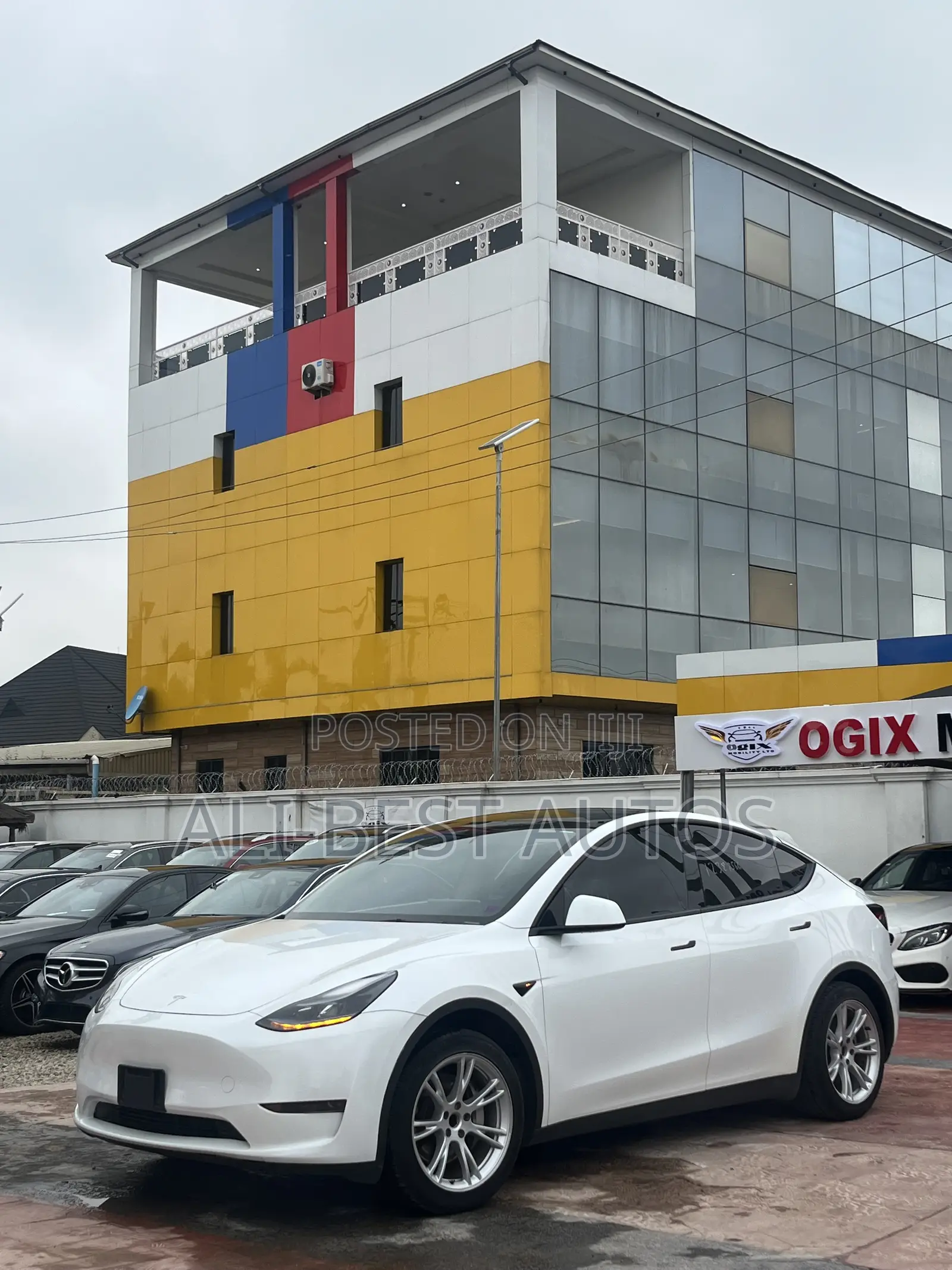 Tesla Model Y 2023 White