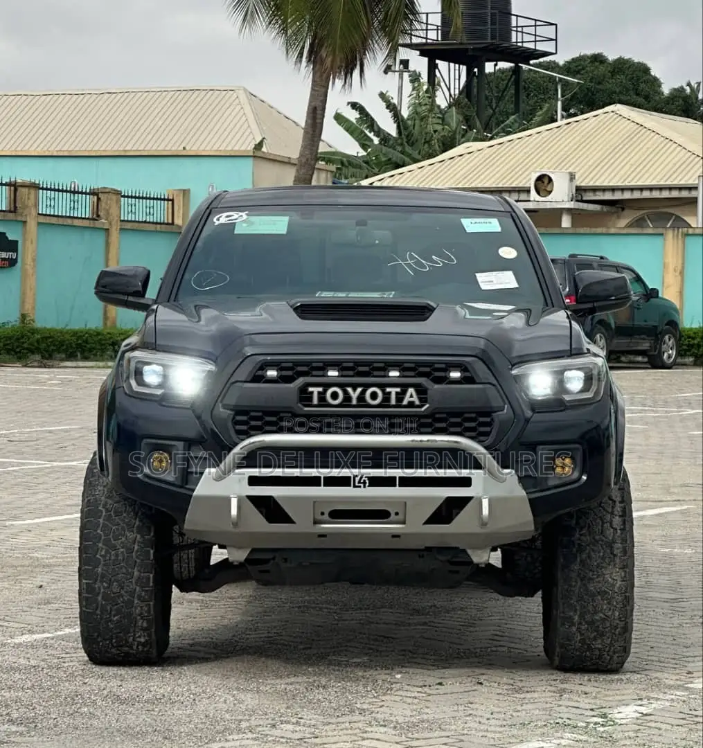 Toyota Tacoma 4dr Double Cab 2016 Black