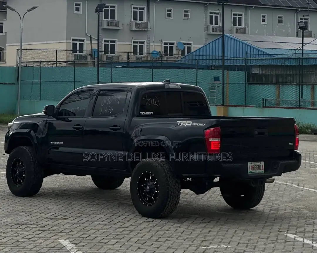 Toyota Tacoma 4dr Double Cab 2016 Black