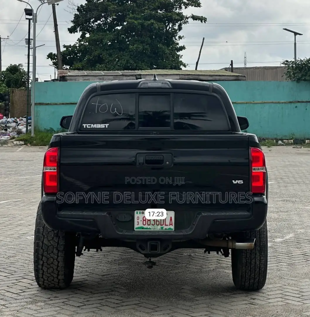 Toyota Tacoma 4dr Double Cab 2016 Black