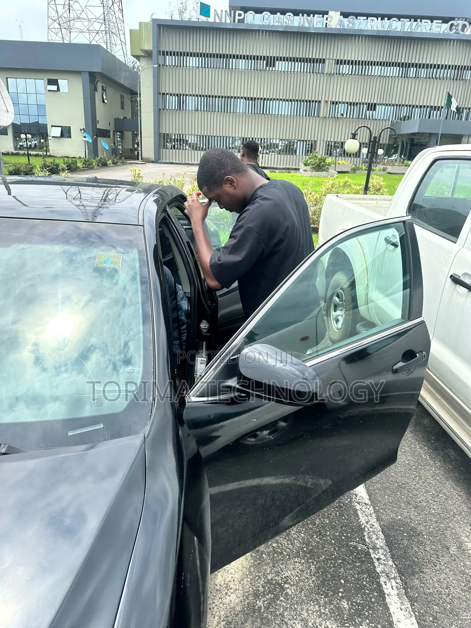 Professional Car Tracking and Installation