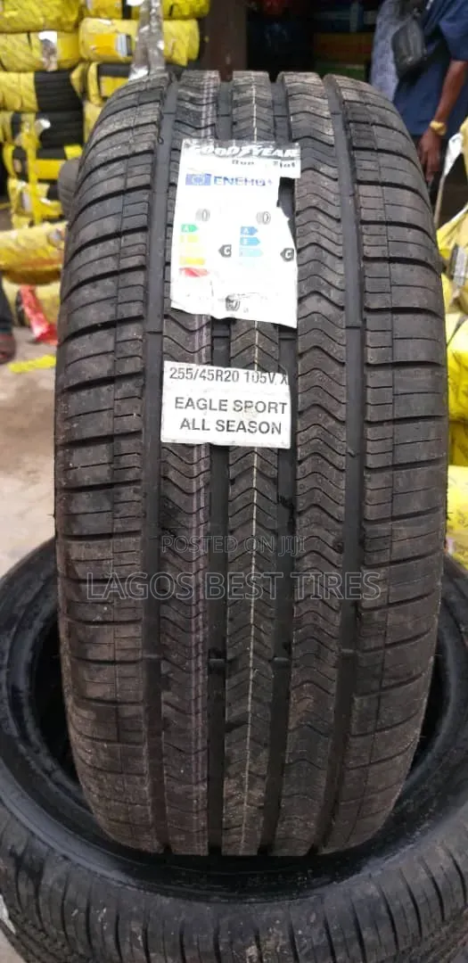 Original Goodyear Eagle Sport All Season RunOnFlat Tyre-255/45r20 105V
