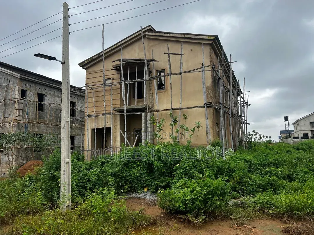 5bdrm Duplex in Shalom Estate, Lugbe District for sale