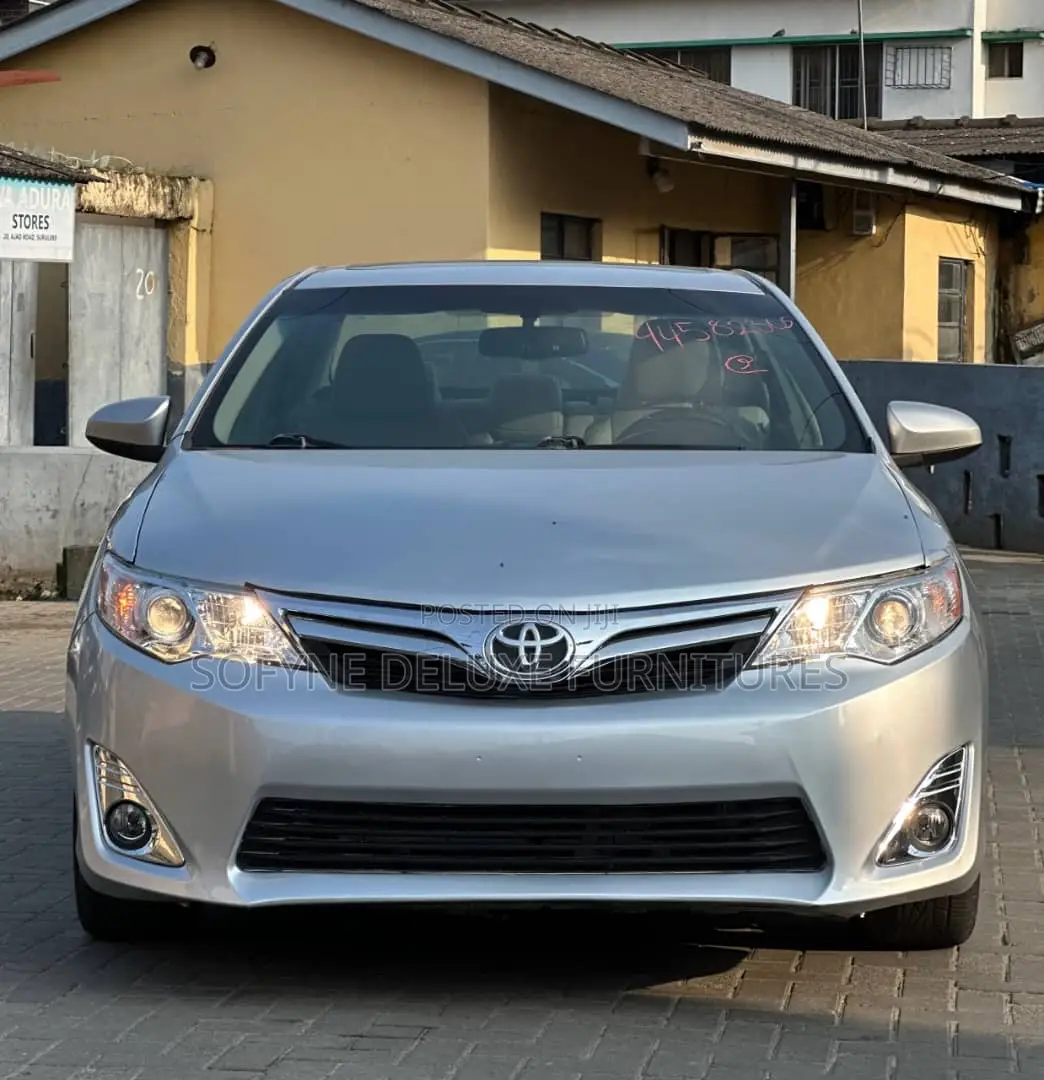 Toyota Camry 2014 Silver