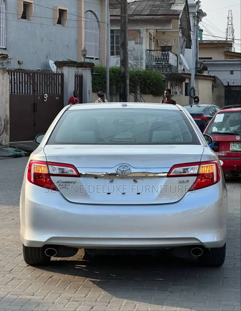 Toyota Camry 2014 Silver