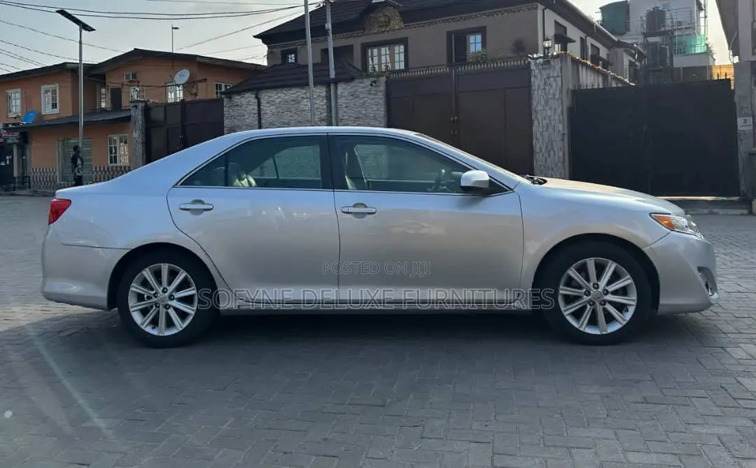 Toyota Camry 2014 Silver