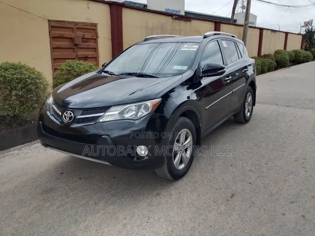 Toyota RAV4 XLE 4dr SUV AWD (2.5L 4cyl 6A) 2015 Black