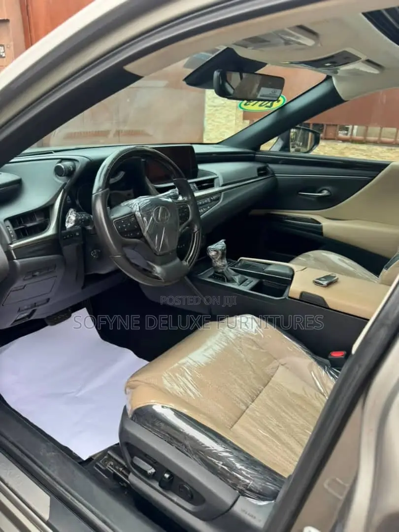 Lexus ES 2019 Silver