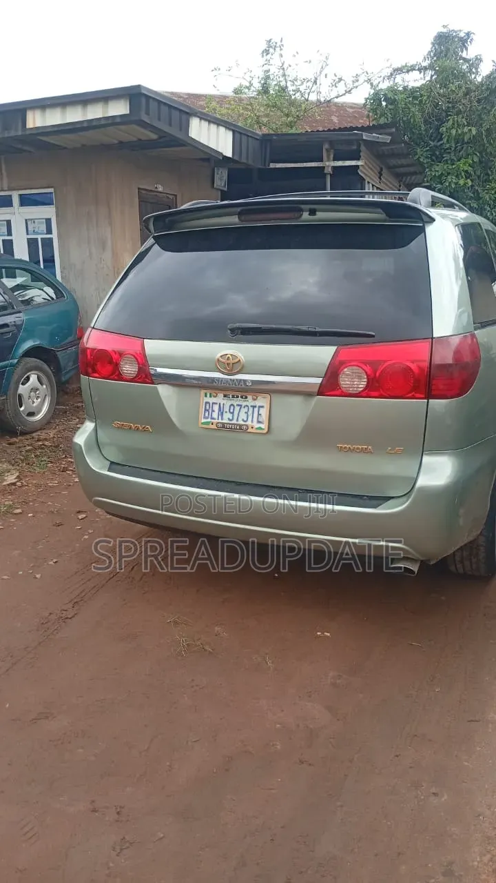 Toyota Sienna 2006 Green