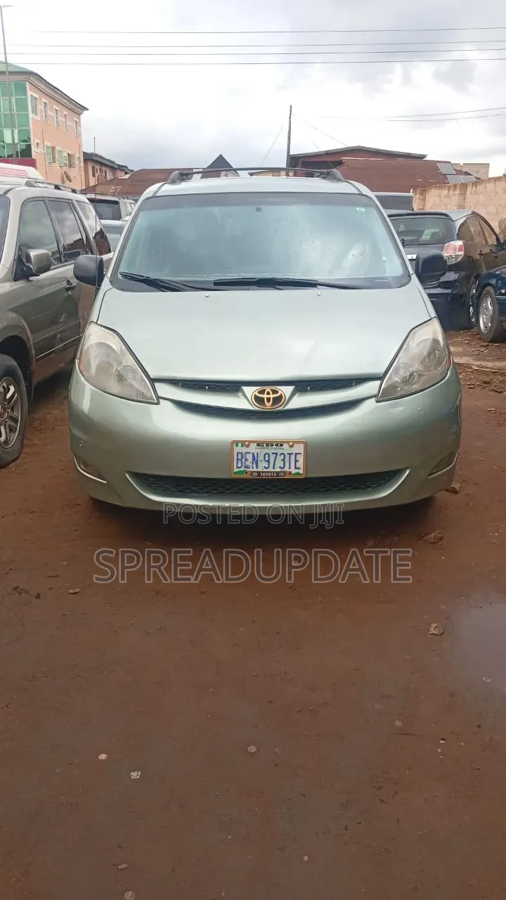 Toyota Sienna 2006 Green
