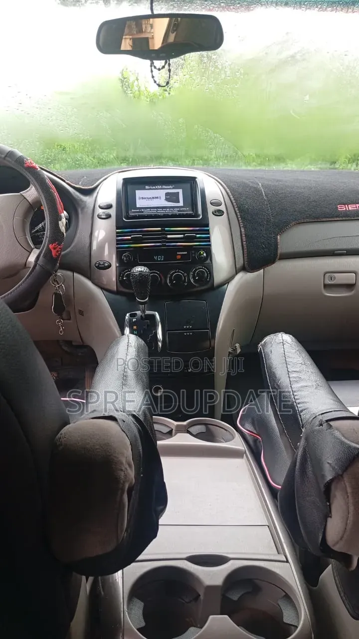 Toyota Sienna 2006 Green