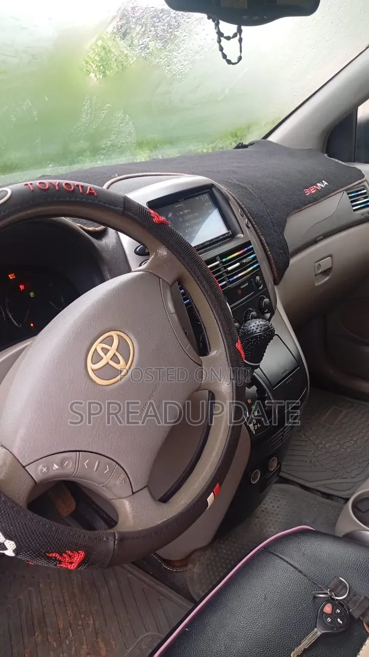 Toyota Sienna 2006 Green